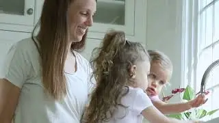 Mom's Favorite Helper | Toddler Tower Adjustable Stool | Simplay3