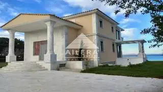 Chalkidiki, Chanioti: For sale Villa first in the sea