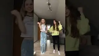 Und nochmal weil's so sch&ouml;n war😂krass @nini.flash war 1 Jahr nicht mehr hier ?![Insta: Lea] #foryou