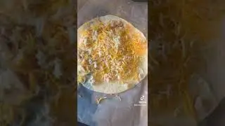 Как приготовить куриную кесадилью в тюремном стиле 👨🏻&zwj;🍳🔥