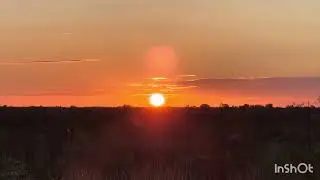 Sunrise at Uluru 烏魯魯日出