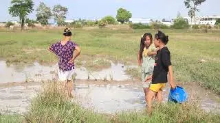 Women looking food for this evening at fielding Ep03 | Fresh View