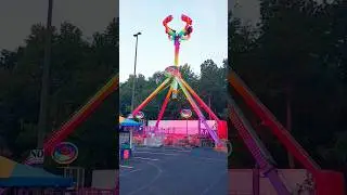 Carnage #liskofamilymidwayamusements #carnival #midway #streetfighterrevolution #frisbee #flatride