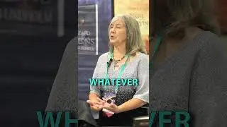 Robin Hobb answers a question at Worldcon