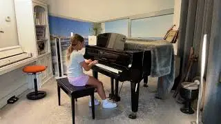 Aiyla performs 
