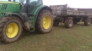 John Deere 6190R und Weimar Bagger bei Boden Arbeiten