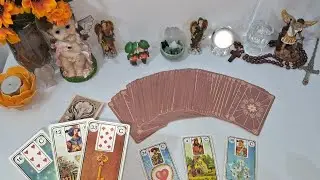 Tem um coração apaixonado que te observa  de longe!