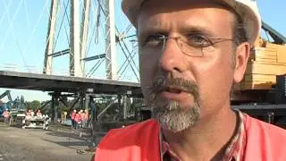 Neue Mainbr&uuml;cke in Frankfurt steht