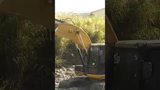 excavator Practice Clear mud