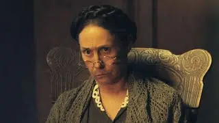 Странная карьера Лори Меткалф началась во время съемок фильма &laquo;История Эда Гейна&raquo;, и это просто у...