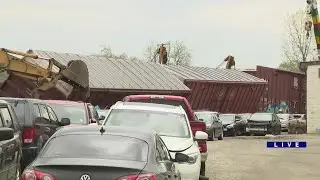 About a dozen freight train cars derail in Blue Island