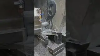 Machining cast iron parts with high risk #cnc #cncmilling #machine #drillingandmillingmachine#drill