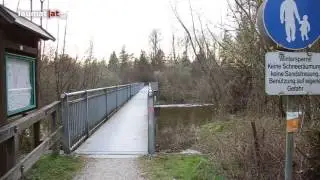Suchaktion nach abg&auml;ngigem Kind im Bereich des Almflusses in Fischlham