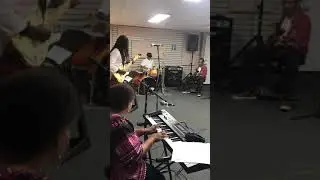 Philly Evergroove  Band  performs Everyday People - Sly And the Family Stone