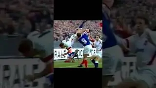 Le plaquage cath&eacute;drale de Carbonneau #francerugby #sixnationsrugby #englandrugby