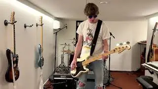 Ramones - I Don't Care Bass Cover