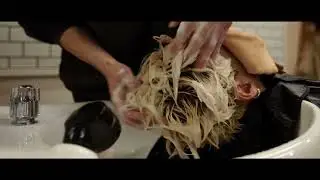 大阪羽曳野のバーバーショップ AKARI WORKSの日常の動画　フェードやバーバースタイルが人気のメンズヘア専門店。理容室ならではのシェービングも身嗜みを整えます。