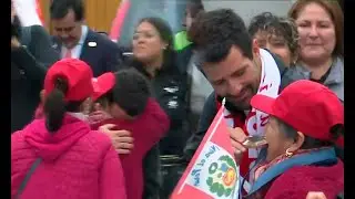 Stefano Peschiera y el emotivo encuentro con su nana en el aeropuerto tras ganar medalla ol&iacute;mpica