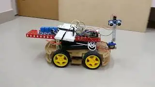Autonomous Raspberry Pi Robot - Ultrasonic sensor and Servo motor