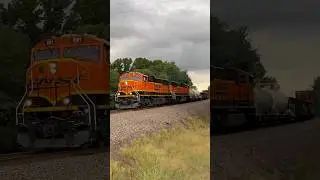 SD75I with friendly crew onboard!😁 #shorts