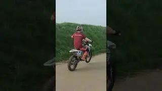 🛼🛴 #motoaddict #mxfails #mxlifestyle #motostunt #dirtbikeforlife #mxlove #dirtbikefails