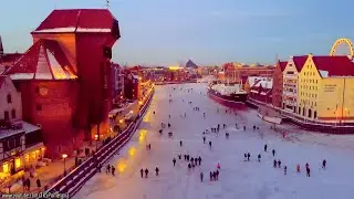 Zamarznięta Motława w Gdańsku z lotu ptaka // The frozen Motlawa river in Gdansk from above 