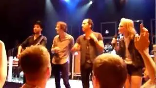Metric - Gimme Sympathy (Acoustic) @ Shepherds Bush Empire, London - 02 July 12