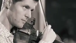 Dickbauer Collective, Schwarz auf Schweiss