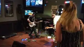 The Mellow Rows - Inbetweener Live in Creston
