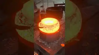 Inside the factory Heavy Steel Forging: Upsetting Bearing Blocks #process #machine #forging #metal