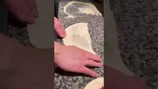 Come chiudere pizza calzone #food #pizza #shorts