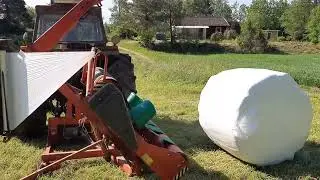 Wrapping bales with a Kverneland UN7582