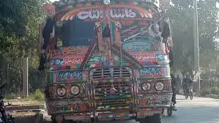 Pakistan's historical Bedford Buses in Lahore | Old Bedford Bus Review | PK BUSES