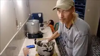 Drying vanilla beans ep. 0-2: washing & scalding