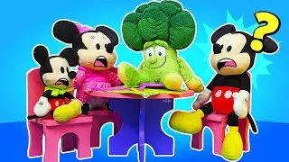El Broccoli cobra vida para hablar con Patrick... Mickey Mouse y otros juguetes de peluche.