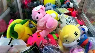 ВЫТАСКИВАЕМ С МУЖЕМ ПРИКОЛЬНОГО МИШКУ! Пришла посылка, обменялись игрушками!!!