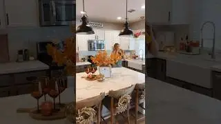 Fall kitchen 🍂 Clean and decorate #homedecor #fallkitchen #fall2023