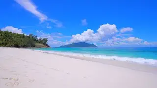 🏝 Crystal Turquoise Waters in Seychelles. Ocean 4K Ultra HD