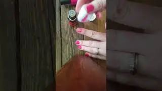 Nail polish remover with Lemongrass Essential oil