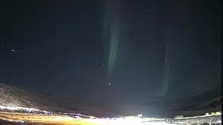 Strange Sky☄️Odd Meteor Aurora Borealis Over Greenland🌌October 30, 2025