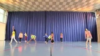 Danse : jouer avec les procédés de composition pour densifier une phrase.