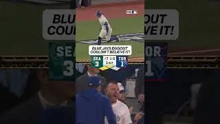 Toronto is BOOMIN 🤯 #MLB #BlueJays #HR #ALCS