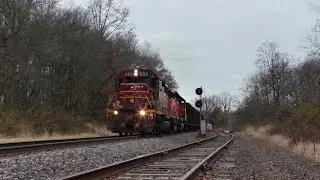 EMD SD38s Pull B&LE Ore Empties in Notch 8 - 11/14/2022
