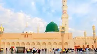 huzur agay hai naat urdu may boht hi kubsort avaz may naaty Muhammed S.W.S