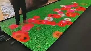 Interactive floor tile screen, the effect is good
