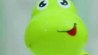 Iguana  Interactive Miniature Automated Talking Dino Activity Toy HOLA6105