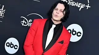 Jack White appears without Meg