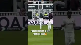 Chris Woakes coming to bat with one hand🔥 #shorts #trending #cricket #engvsind #testcricket