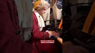 Quando sei Mozart ma dentro ti senti Albano #shorts #mozart #piano #sketch #pianoforte #memeita #pov