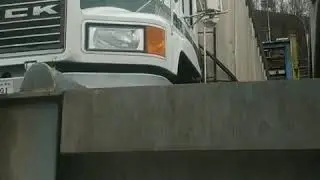 Biomass tipper